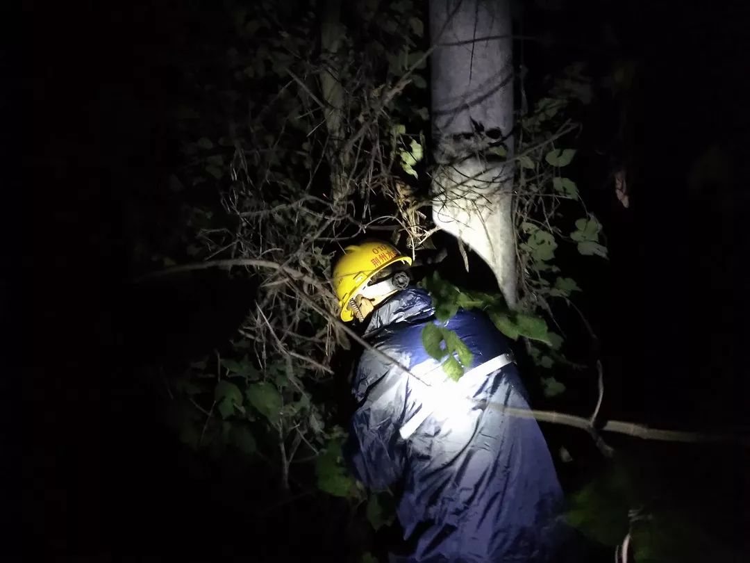 水電分公司開啟夜巡模式，確保電力設(shè)備“不中暑”