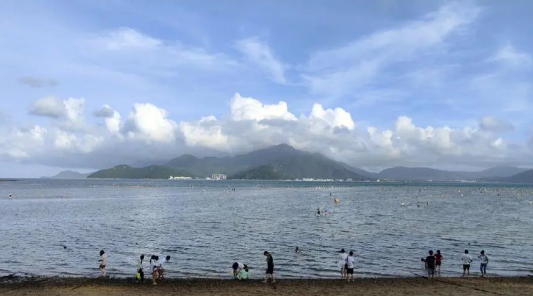 海邊沙灘防偷渡、防溺水監(jiān)控使用球形轉(zhuǎn)臺設(shè)備的優(yōu)勢包括哪些！